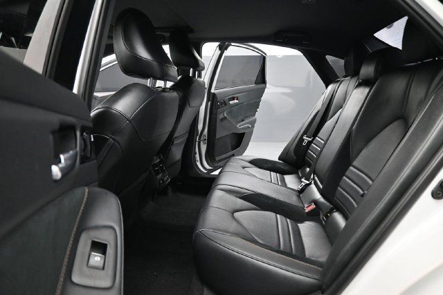 Used 2019 Toyota Avalon Touring FWD image 16