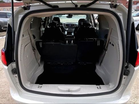Used 2019 Chrysler Pacifica Limited w/ Tire & Wheel Group image 27