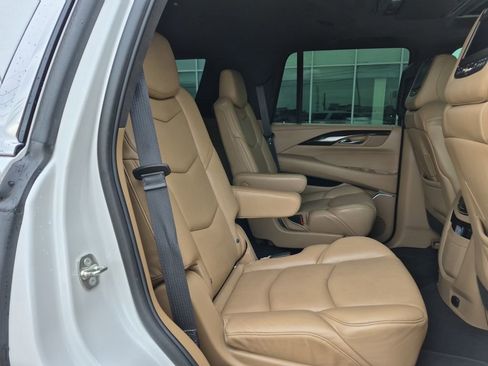 Used 2018 Cadillac Escalade Platinum image 52