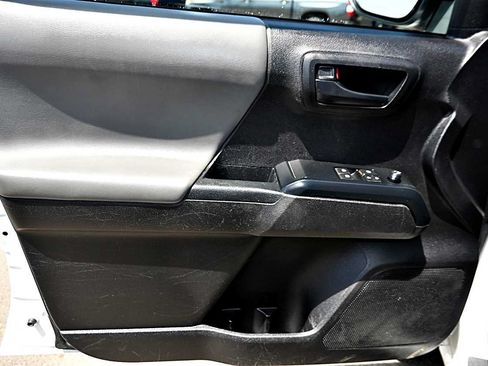 Used 2022 Toyota Tacoma SR RWD image 12