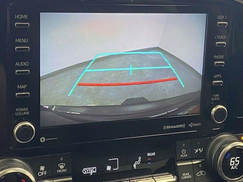 Used 2022 Toyota Highlander XLE image 25