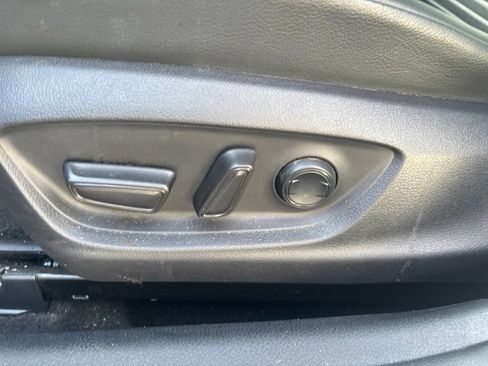 Used 2022 Toyota Camry SE FWD image 17