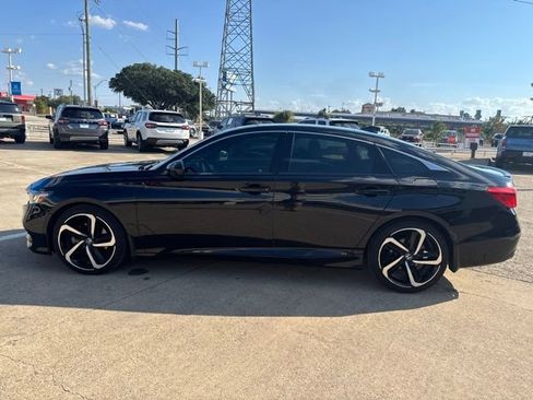Used 2018 Honda Accord Sport image 4
