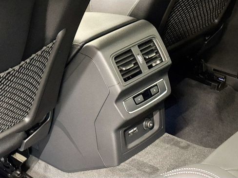 Used 2025 Audi Q5 2.0T Premium Plus w/ Premium Plus Package image 16