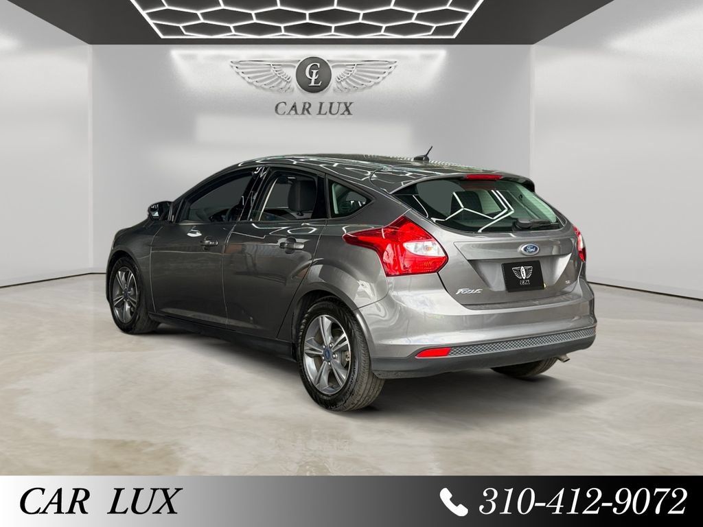 Used 2014 Ford Focus SE w/ SE Sport Package FWD image 3