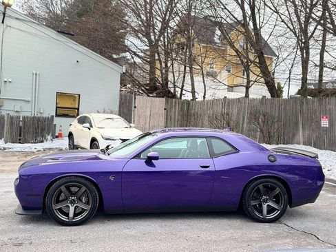 Used 2018 Dodge Challenger SRT Hellcat image 3