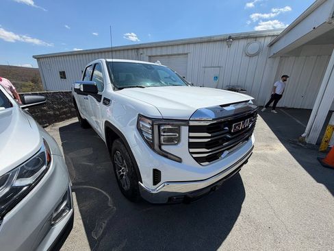 Used 2025 GMC Sierra 1500 SLT AWD/4WD image 6
