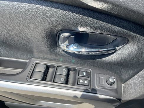 Used 2021 Nissan Titan SV AWD/4WD image 13