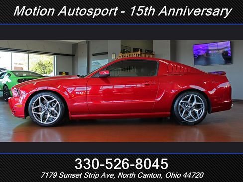 Used 2013 Ford Mustang GT Premium w/ Security Pkg RWD image 7