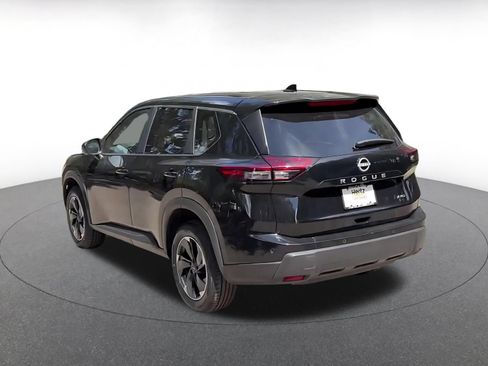 Used 2025 Nissan Rogue SV AWD/4WD image 11