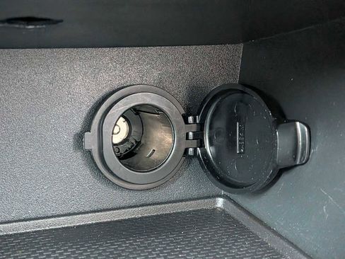 Used 2019 Subaru Crosstrek 2.0i Limited w/ Moonroof Package w/Navigation image 32