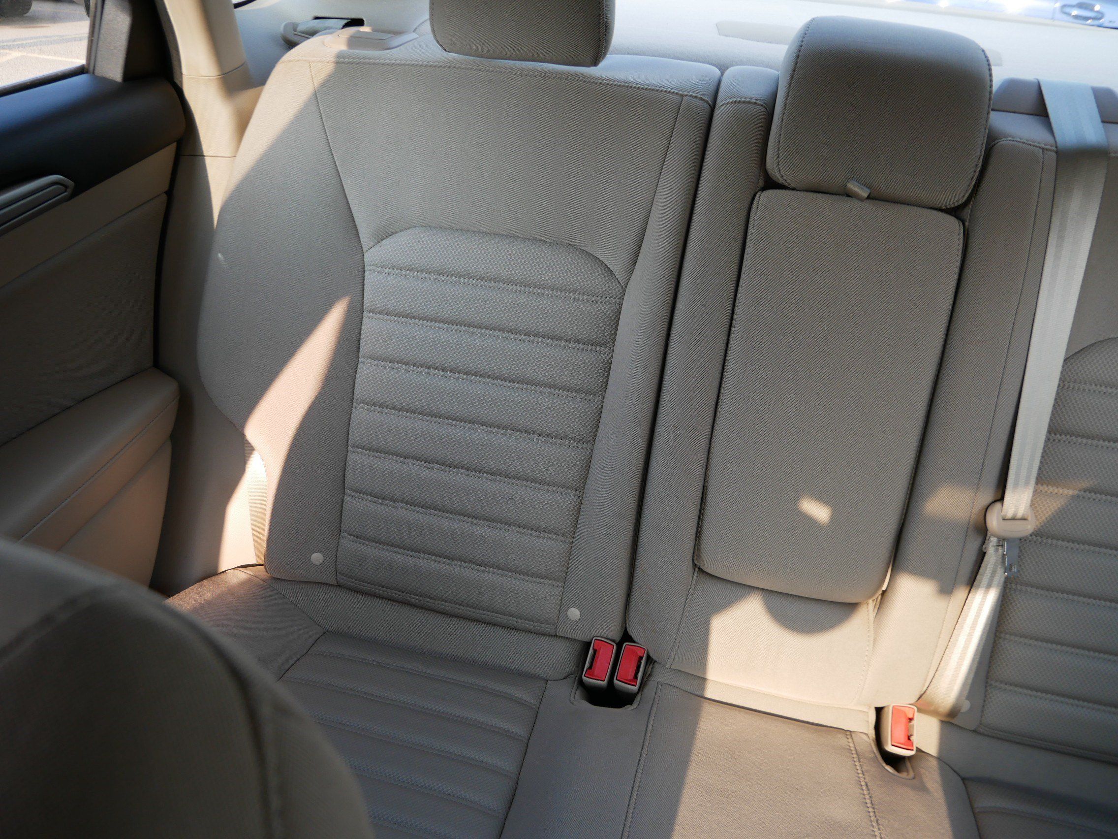 Used 2017 Ford Fusion SE FWD image 12