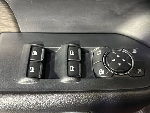 Used 2018 Ford Expedition Limited image 16