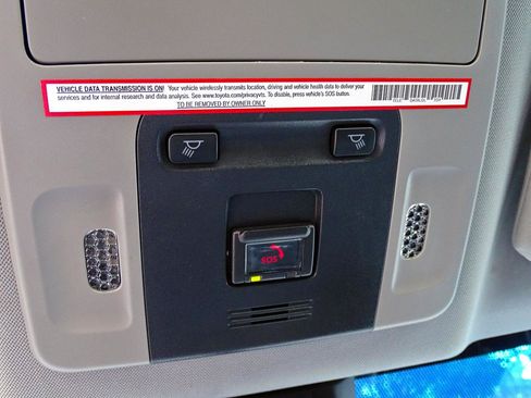 Used 2020 Toyota Camry SE FWD image 33
