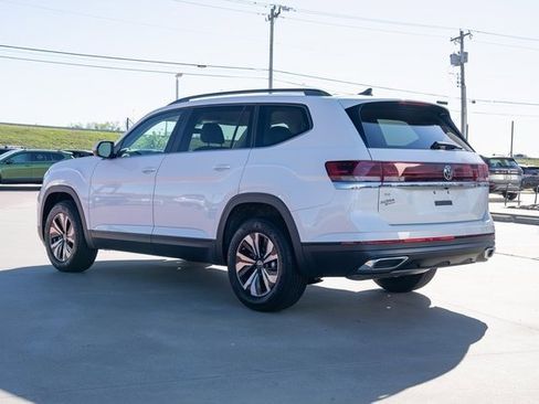 New 2026 Volkswagen Atlas SE image 4