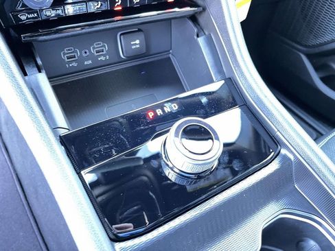 New 2025 Jeep Grand Cherokee Altitude image 22