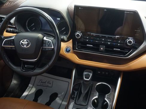 Used 2020 Toyota Highlander Platinum AWD/4WD image 35