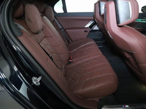 Certified 2023 BMW i7 xDrive60 image 36