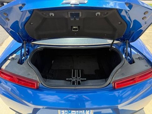 Used 2018 Chevrolet Camaro LT w/ Technology Package RWD image 8