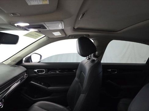 Used 2023 Honda Civic Touring image 9