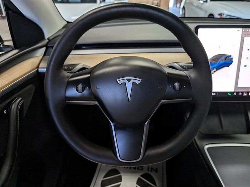 Used 2023 Tesla Model Y Long Range AWD/4WD image 19