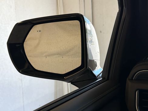 Used 2021 GMC Yukon XL SLT image 50