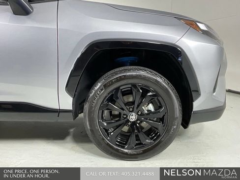 Used 2024 Toyota RAV4 SE AWD/4WD image 10