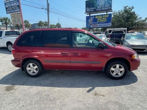 Used 2006 Dodge Caravan SXT w/ Popular Equipment Group I image 4