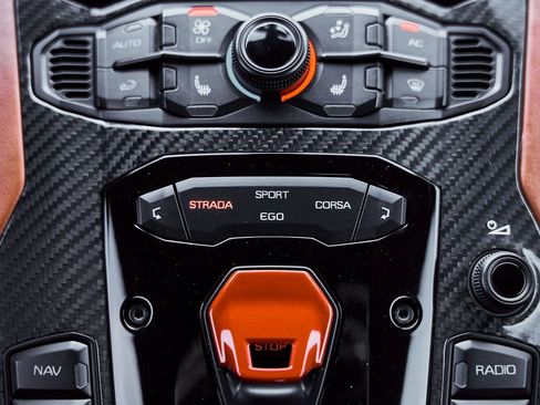 Used 2018 Lamborghini Aventador S image 69