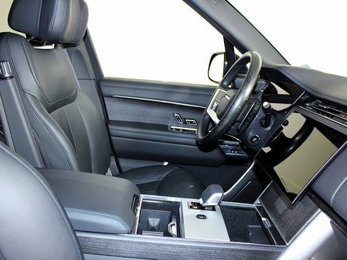 Used 2025 Land Rover Range Rover Autobiography image 33