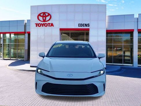 Used 2025 Toyota Camry LE image 9