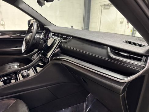 Used 2022 Jeep Grand Cherokee L Altitude image 28