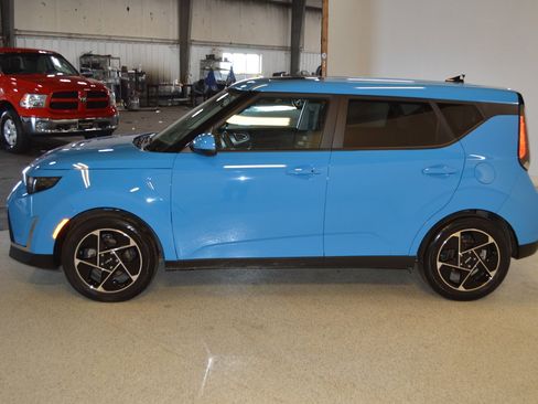 Used 2023 Kia Soul EX image 6