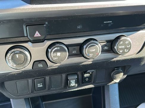 Used 2019 Toyota Tacoma SR5 image 15