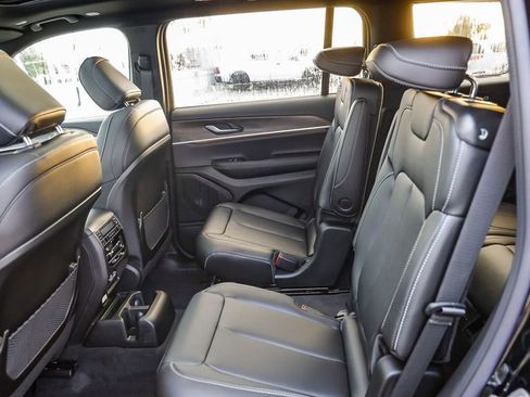 New 2025 Jeep Grand Cherokee L Limited image 20