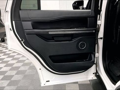 Used 2019 Ford Expedition XLT w/ Equipment Group 201A AWD/4WD image 21