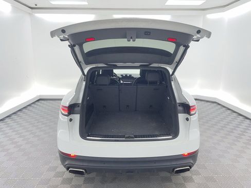 Certified 2020 Porsche Cayenne image 11