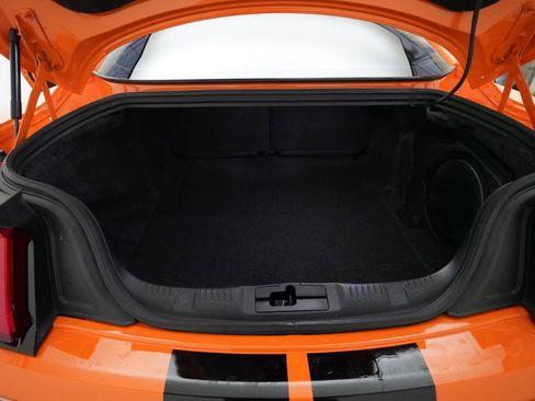 Used 2021 Ford Mustang Shelby GT500 w/ Technology Package RWD image 10