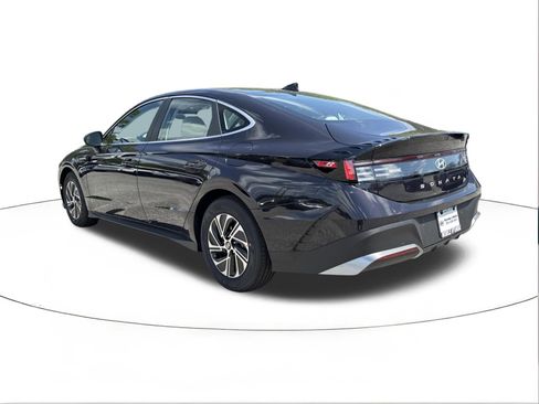 New 2026 Hyundai Sonata Blue FWD image 5
