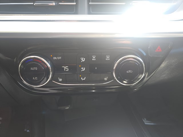 Used 2025 Chevrolet Trax LT w/ LT Convenience Package FWD image 20