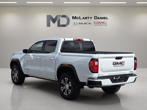 Used 2025 GMC Canyon AT4 image 4