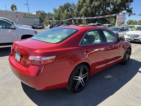 Used 2007 Toyota Camry LE FWD image 2
