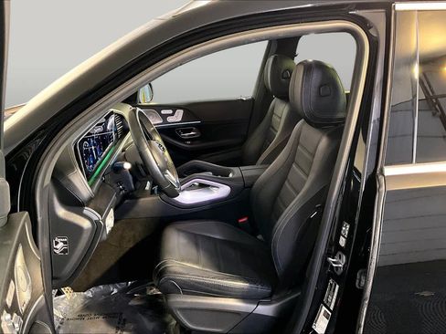 Used 2023 Mercedes-Benz GLS 580 4MATIC image 9