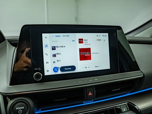 Used 2024 Toyota Prius XLE FWD image 25