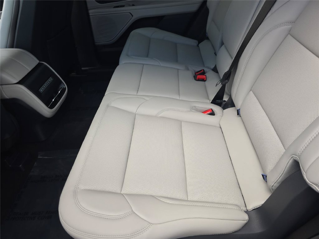 New 2026 Lincoln Nautilus Premier AWD/4WD image 11