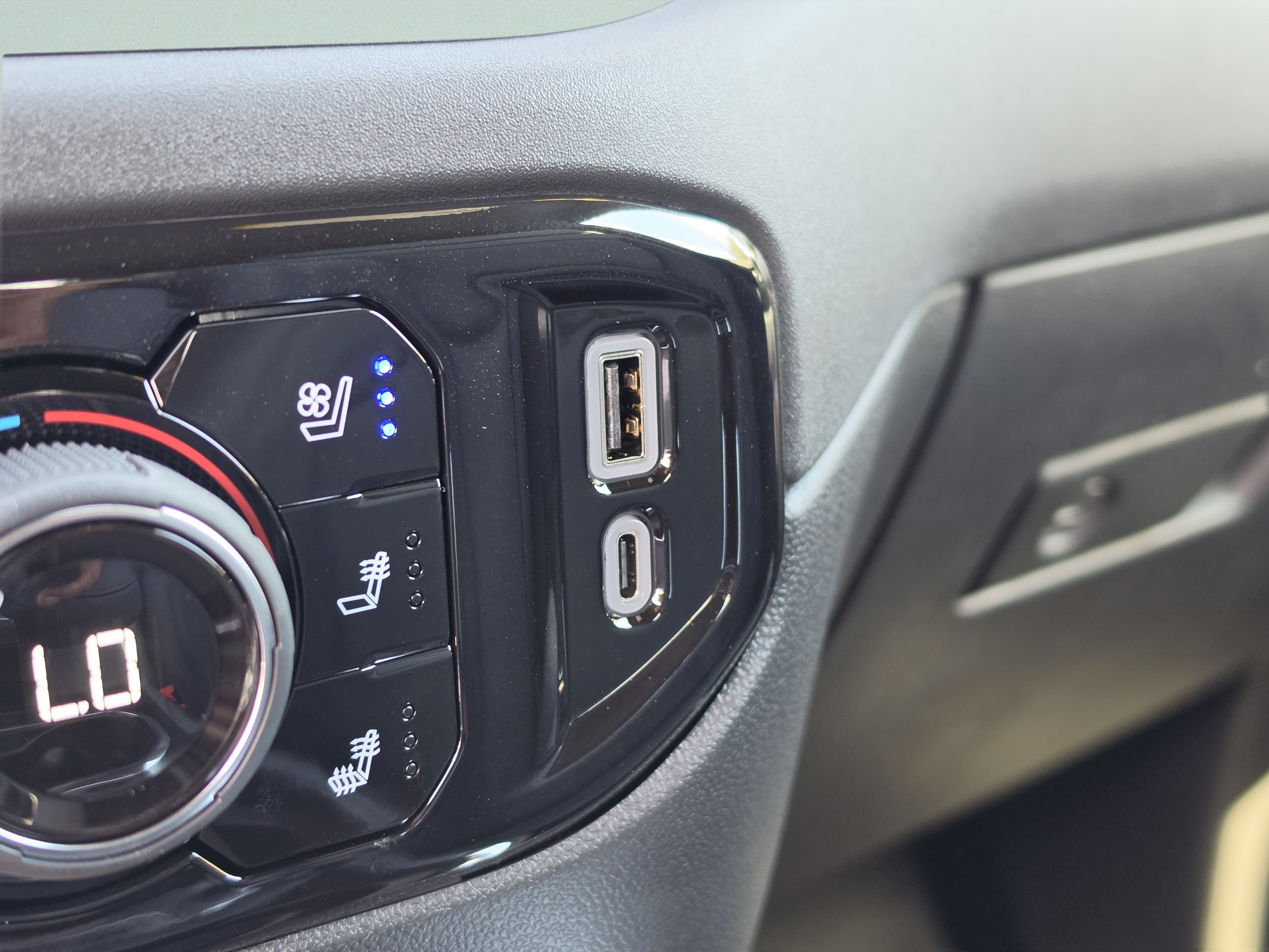 New 2026 Chevrolet Silverado 2500 High Country w/ Technology Package AWD/4WD image 32