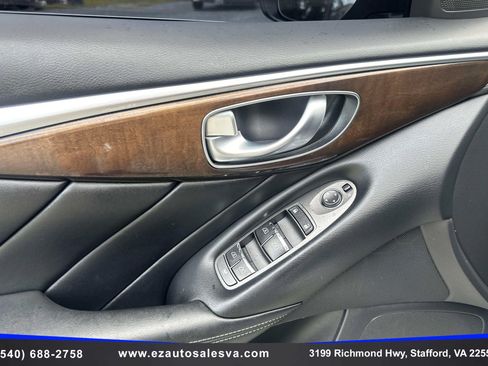 Used 2018 INFINITI Q50 Luxe w/ Essential Package (3.0T Luxe) AWD/4WD image 19