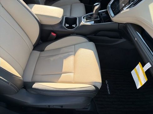 Used 2025 Subaru Outback Limited w/ Popular Package #2 image 13