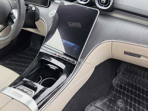 Used 2025 Mercedes-Benz CLE 300 4MATIC Cabriolet image 5