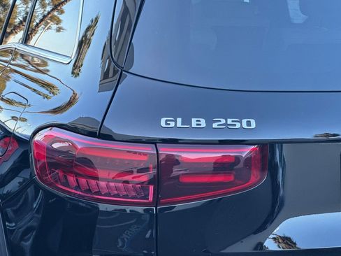 Certified 2025 Mercedes-Benz GLB 250 image 33